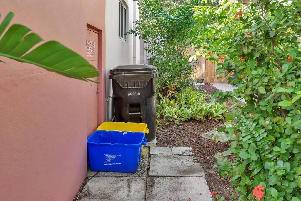 Charming Studio W Pool One Mile To Beach Pets Welcome Lake Worth Beach Exterior foto