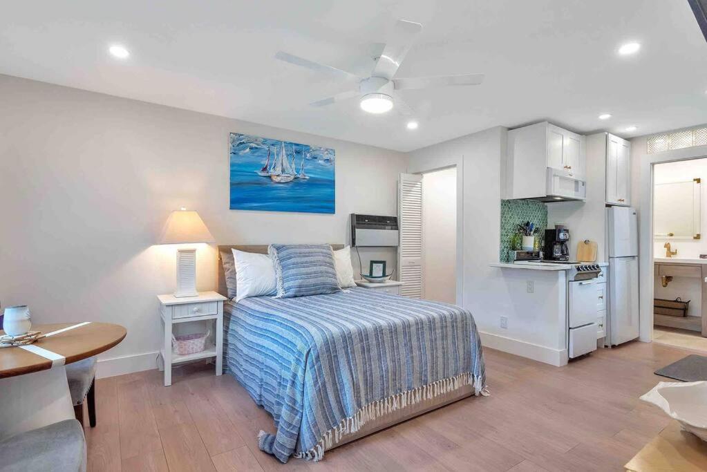 Charming Studio W Pool One Mile To Beach Pets Welcome Lake Worth Beach Exterior foto
